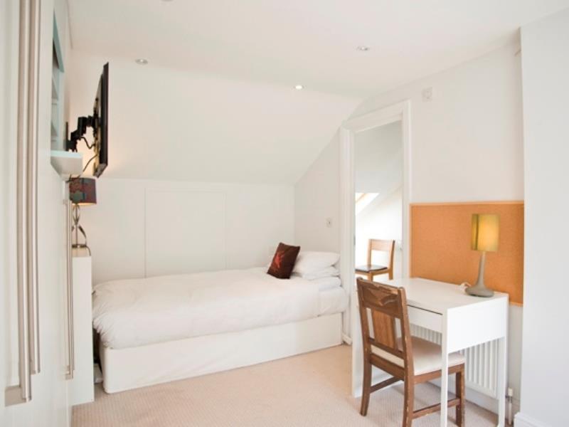 מלון לונדון Veeve House Tennyson Road Kilburn מראה חיצוני תמונה
